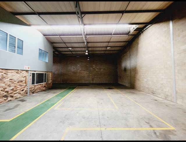 637M² WAREHOUSE TO LET IN KYA SANDS